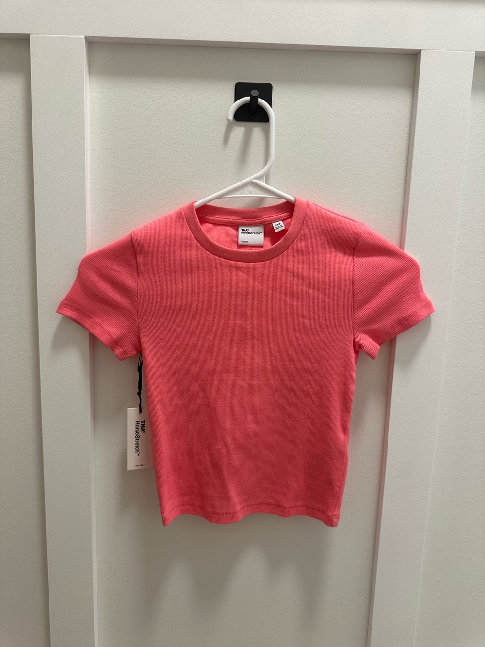 BNWT Short Sleeve Crewneck Cropped Top - Pink